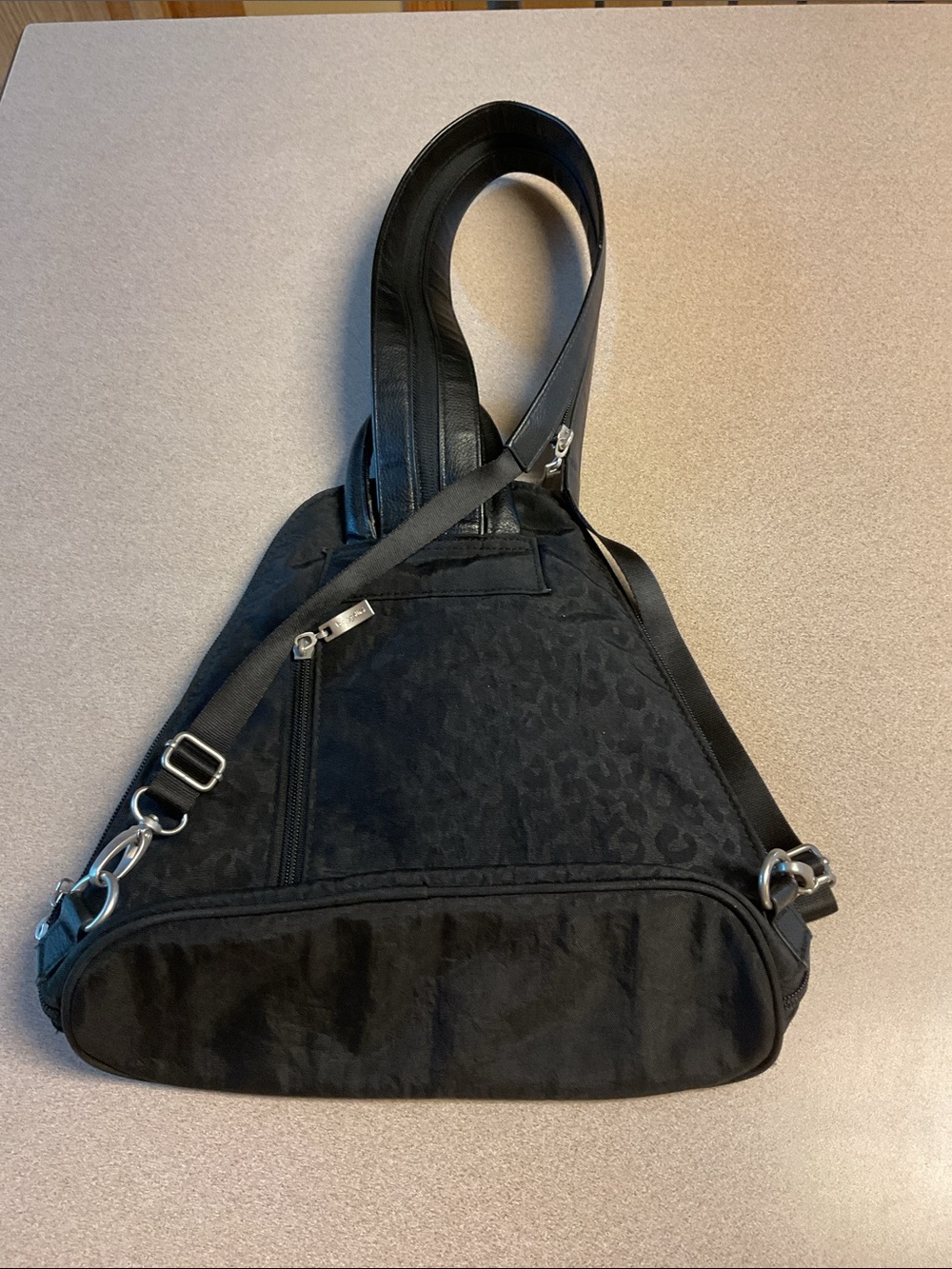 Baggallini - Picture 3 of 5